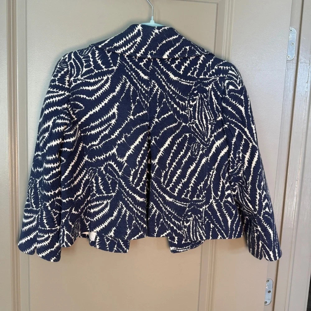Lilly Pulitzer Navy White Zebra Leaf Print Cropped Blazer Jacket Size 2